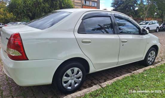TOYOTA-ETIOS-2014