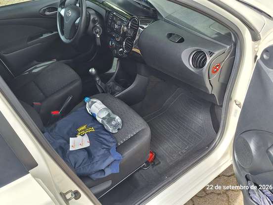 TOYOTA-ETIOS-1.5 XS SEDAN 16V FLEX 4P MANUAL TOYOTA-ETIOS-2014