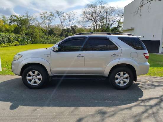 TOYOTA-HILUX-2.7 SR 4X2 CD 16V GASOLINA 4P AUTOMÁTICO TOYOTA-HILUX-2010