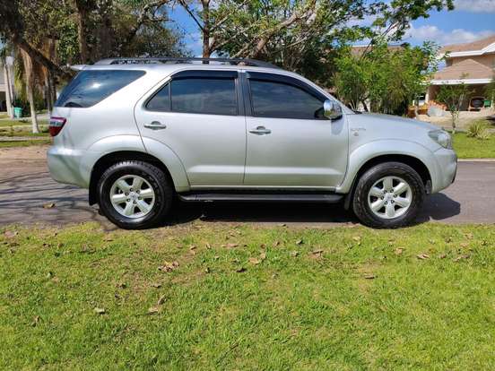 TOYOTA-HILUX-2.7 SR 4X2 CD 16V GASOLINA 4P AUTOMÁTICO TOYOTA-HILUX-2010