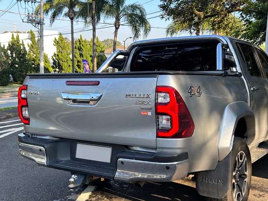 TOYOTA-HILUX-2.8 D-4D TURBO DIESEL CD SRX PLUS 4X4 AUTOMÁTICO TOYOTA-HILUX-2024