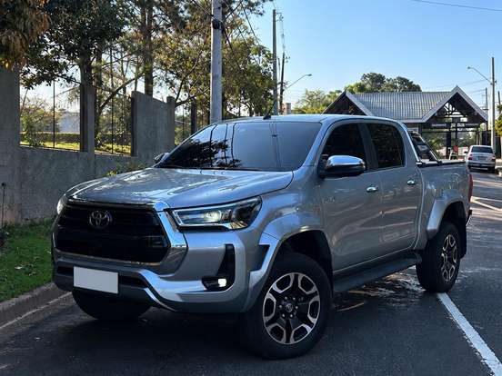 TOYOTA-HILUX-2.8 D-4D TURBO DIESEL CD SRX PLUS 4X4 AUTOMÁTICO TOYOTA-HILUX-2024