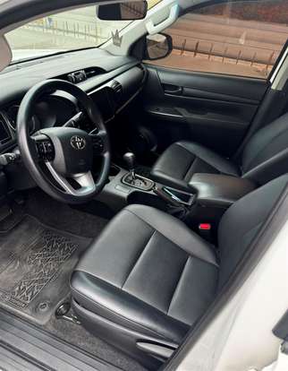 TOYOTA-HILUX-2025