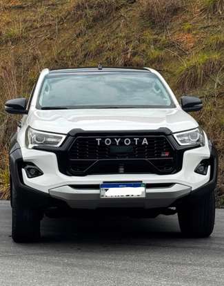 TOYOTA-HILUX-2025
