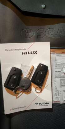 TOYOTA-HILUX-2025