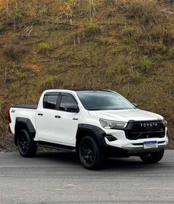 TOYOTA-HILUX-2025