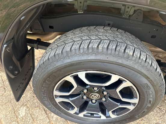 TOYOTA-HILUX-2.8 D-4D TURBO DIESEL CD SRX LIMITED 4X4 AUTOMÁTICO TOYOTA-HILUX-2022