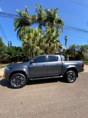 TOYOTA-HILUX-2023