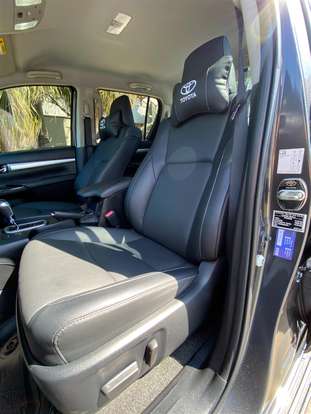 TOYOTA-HILUX-2.8 D-4D TURBO DIESEL CD SRX PLUS 4X4 AUTOMÁTICO TOYOTA-HILUX-2023