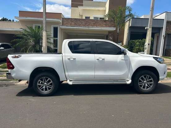 TOYOTA-HILUX-2.8 SRV 4X4 CD 16V DIESEL 4P AUTOMÁTICO TOYOTA-HILUX-2018
