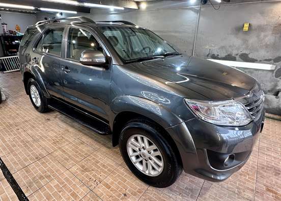TOYOTA-HILUX SW4-2013