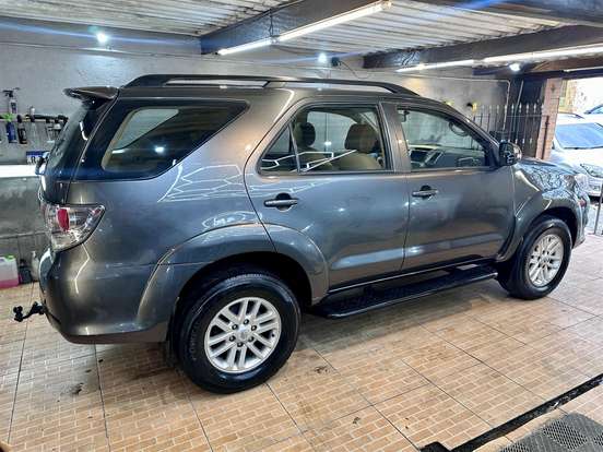 TOYOTA-HILUX SW4-2.7 SR 4X2 16V FLEX 4P MANUAL TOYOTA-HILUX SW4-2013