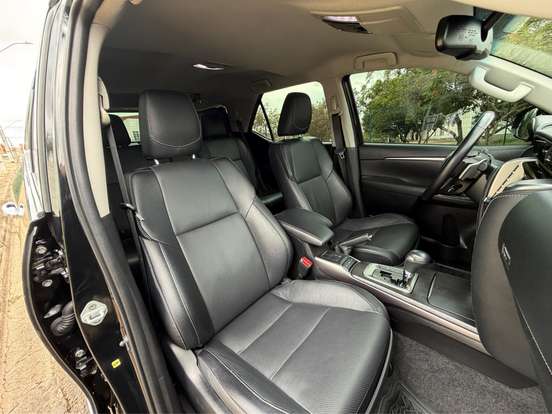 TOYOTA-HILUX SW4-2.8 D-4D TURBO DIESEL SRX 7L 4X4 AUTOMÁTICO TOYOTA-HILUX SW4-2021
