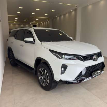 TOYOTA-HILUX SW4-2025