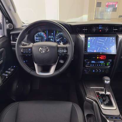 TOYOTA-HILUX SW4-2025