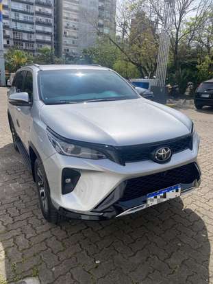 TOYOTA-HILUX SW4-2025