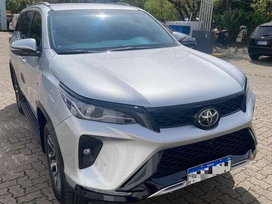 TOYOTA-HILUX SW4-2.8 D-4D TURBO DIESEL SRX PLATINUM 7L 4X4 AUTOMÁTICO TOYOTA-HILUX SW4-2025