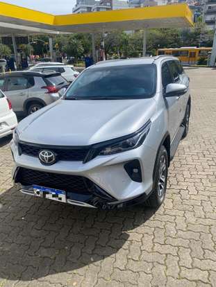 TOYOTA-HILUX SW4-2025