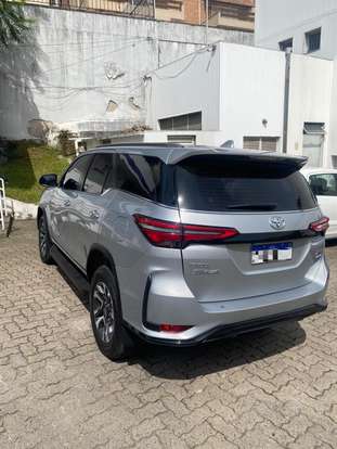 TOYOTA-HILUX SW4-2025