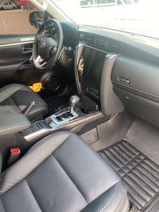 TOYOTA-HILUX SW4-2025