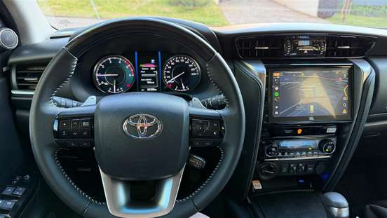 TOYOTA-HILUX SW4-2.8 D-4D TURBO DIESEL SRX PLATINUM 7L 4X4 AUTOMÁTICO TOYOTA-HILUX SW4-2025