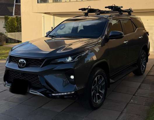 TOYOTA-HILUX SW4-2025