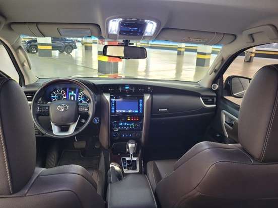 TOYOTA-HILUX SW4-2017