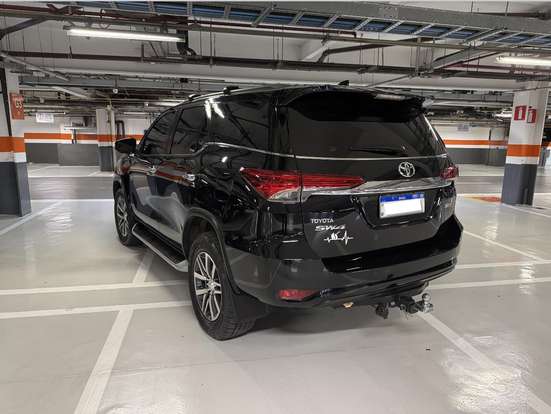 TOYOTA-HILUX SW4-2017
