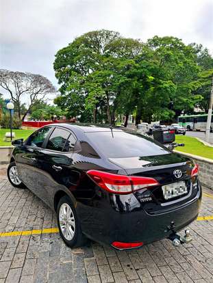 TOYOTA-YARIS-2019