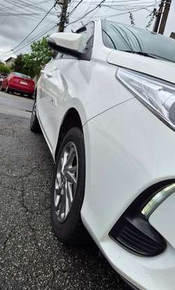 TOYOTA-YARIS-2023