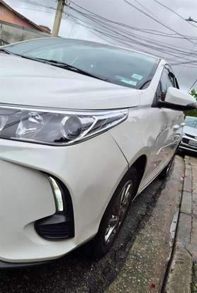 TOYOTA-YARIS-2023