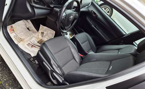 TOYOTA-YARIS-2023