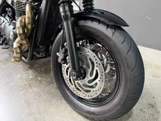 TRIUMPH-BONNEVILLE BOBBER 1200-2023