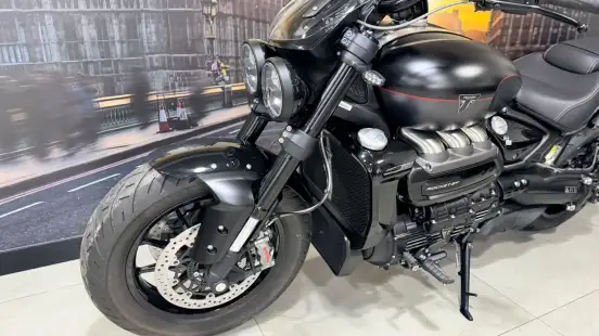 TRIUMPH-ROCKET III STORM GT-2025