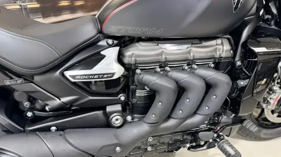 TRIUMPH-ROCKET III STORM GT-2025