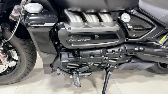 TRIUMPH-ROCKET III STORM GT-2025