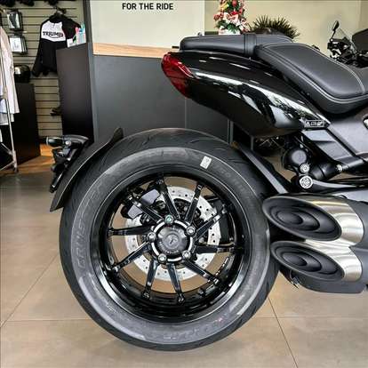 TRIUMPH-ROCKET III STORM R-2025