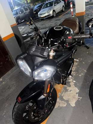 TRIUMPH-SPEED TRIPLE 1050i TRIUMPH-SPEED TRIPLE 1050i-2013