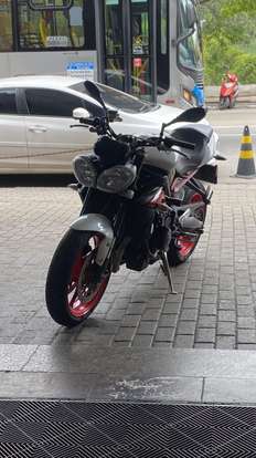 TRIUMPH-STREET TRIPLE 675 ABS-2014