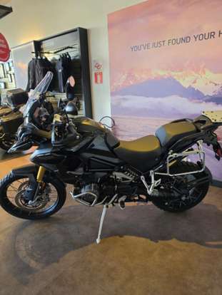 TRIUMPH-TIGER 1200 BLACK EDITION-2025