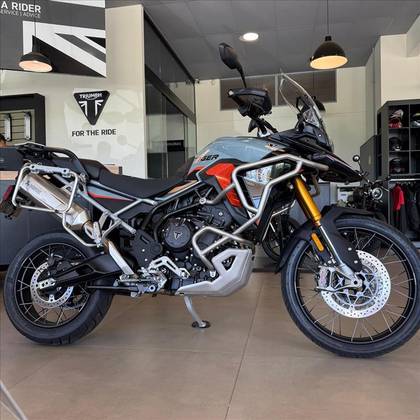 TRIUMPH TIGER 900 DESERT EDITION 