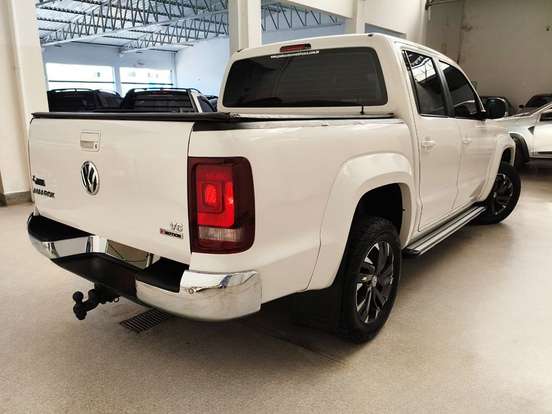 VOLKSWAGEN-AMAROK-2021