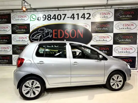 VOLKSWAGEN-FOX-2012