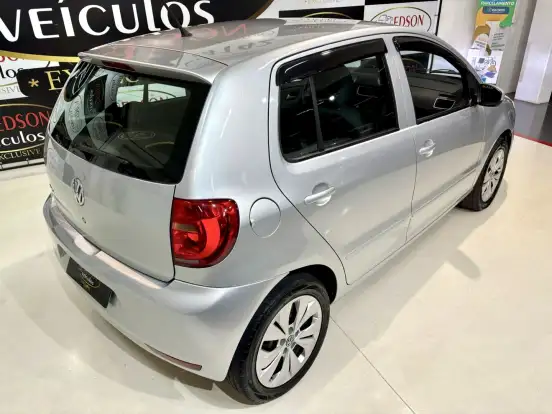 VOLKSWAGEN-FOX-2012