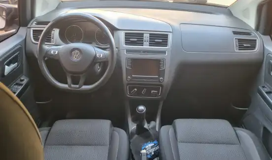 VOLKSWAGEN-FOX-2021