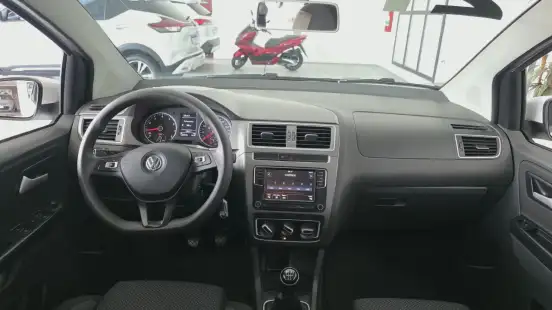 VOLKSWAGEN-FOX-2021