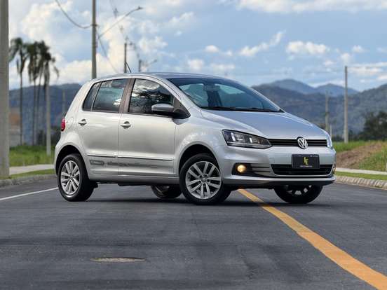 VOLKSWAGEN-FOX-2019
