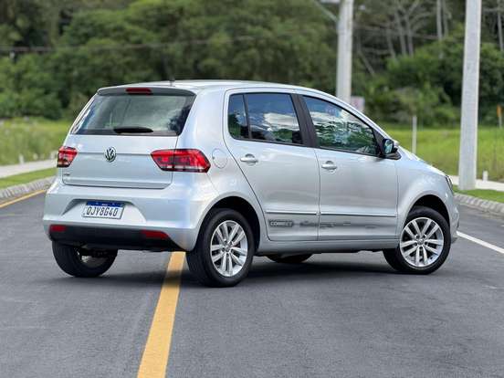 VOLKSWAGEN-FOX-2019