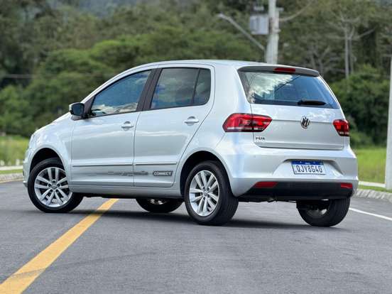 VOLKSWAGEN-FOX-1.6 MSI TOTAL FLEX CONNECT 4P MANUAL VOLKSWAGEN-FOX-2019
