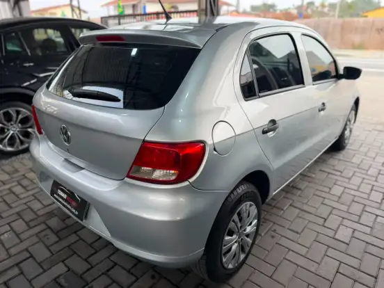 VOLKSWAGEN-GOL-2010